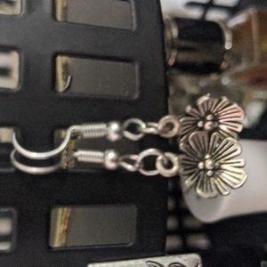 Daisy Flower Earrings